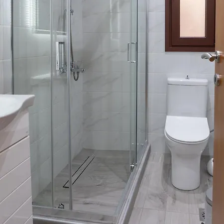 Helen's Little Castle Free Private Parking Appartement