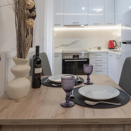 Appartement Helen's Little Castle Free Private Parking