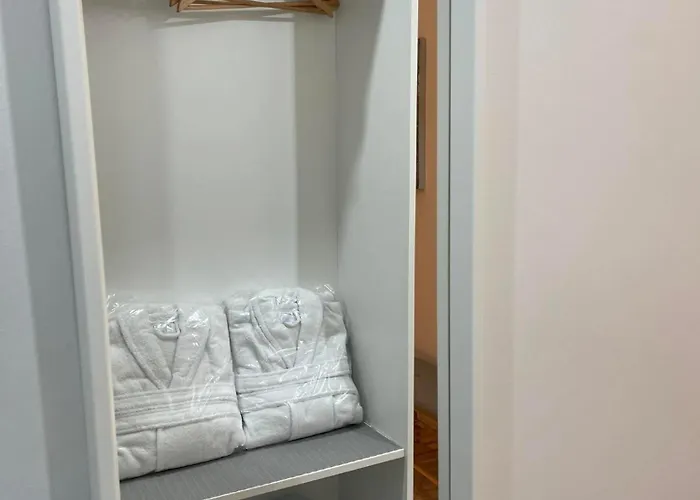 Helen's Little Castle Free Private Parking Appartement *